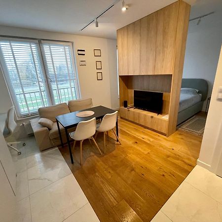 ワルシャワTime&House Pileckiego Przy Centrum Onkologi I Klinice Novum Apartament Na Wylacznosc Pokoj,Sypialnia,Lozko, Lazienka,Kuchniaアパートメント エクステリア 写真