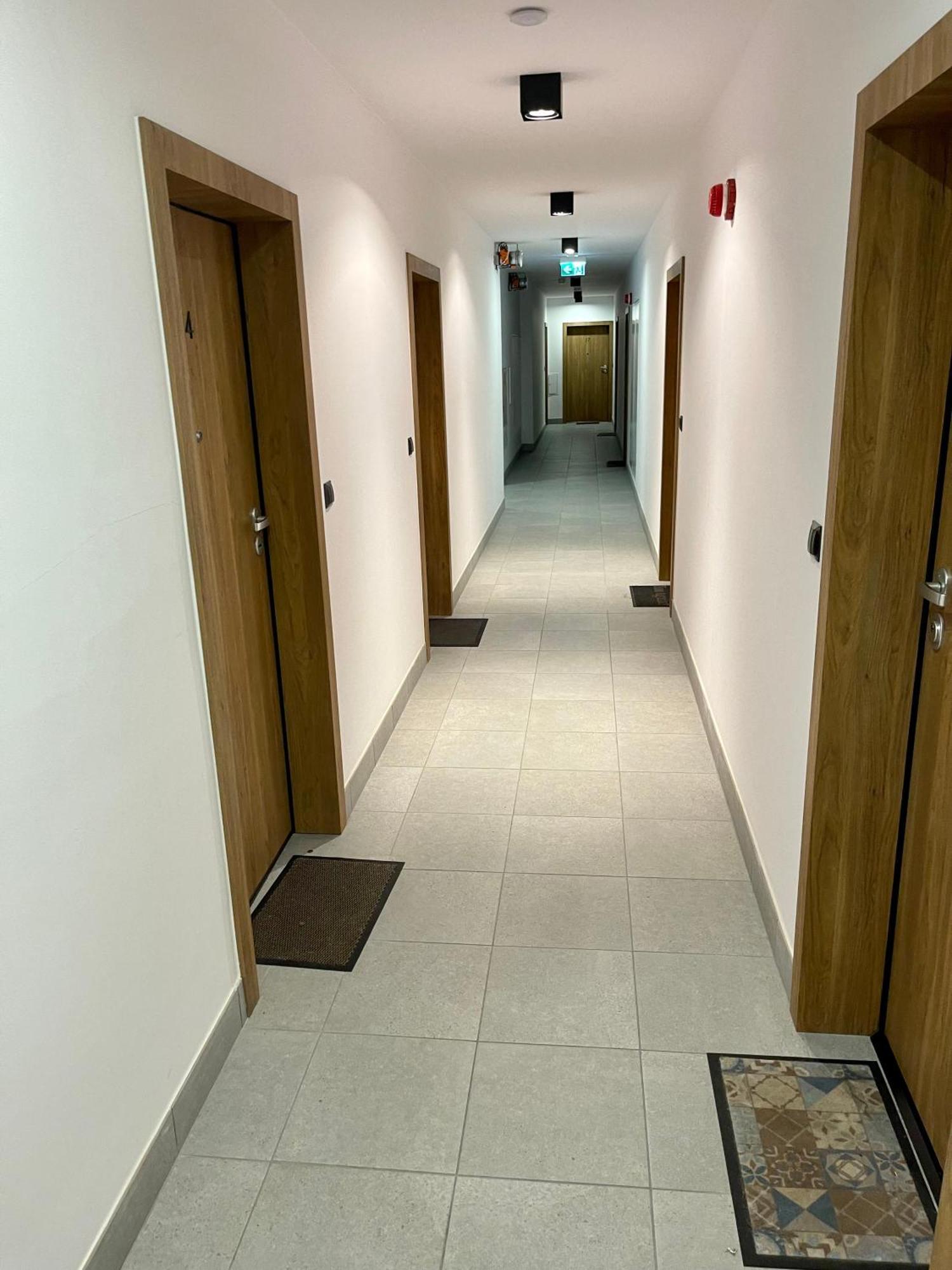 ワルシャワTime&House Pileckiego Przy Centrum Onkologi I Klinice Novum Apartament Na Wylacznosc Pokoj,Sypialnia,Lozko, Lazienka,Kuchniaアパートメント エクステリア 写真