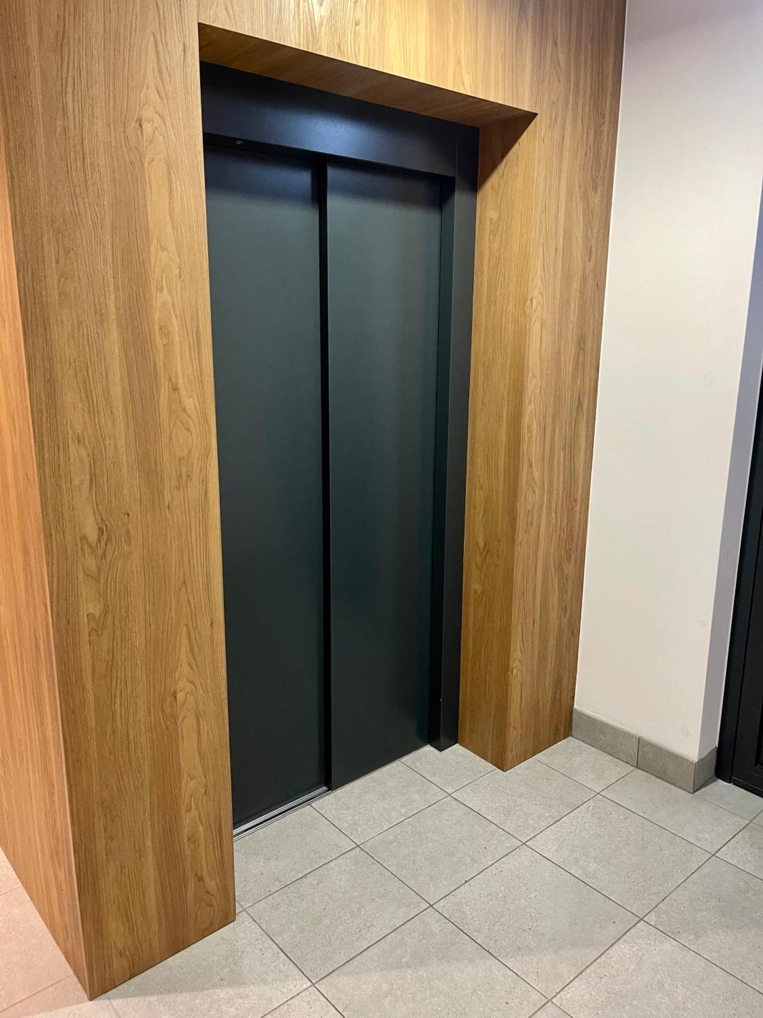 ワルシャワTime&House Pileckiego Przy Centrum Onkologi I Klinice Novum Apartament Na Wylacznosc Pokoj,Sypialnia,Lozko, Lazienka,Kuchniaアパートメント エクステリア 写真