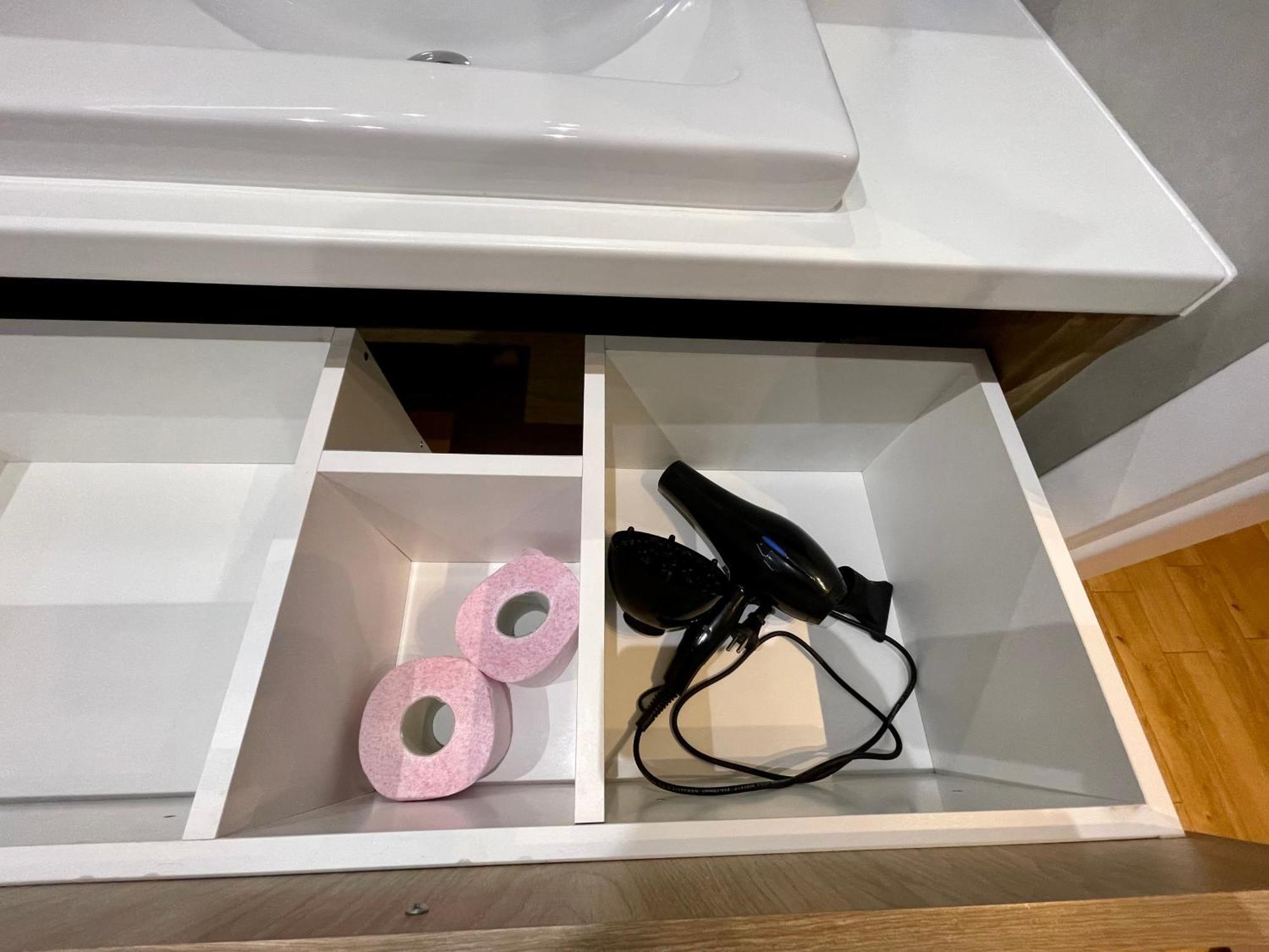 ワルシャワTime&House Pileckiego Przy Centrum Onkologi I Klinice Novum Apartament Na Wylacznosc Pokoj,Sypialnia,Lozko, Lazienka,Kuchniaアパートメント エクステリア 写真