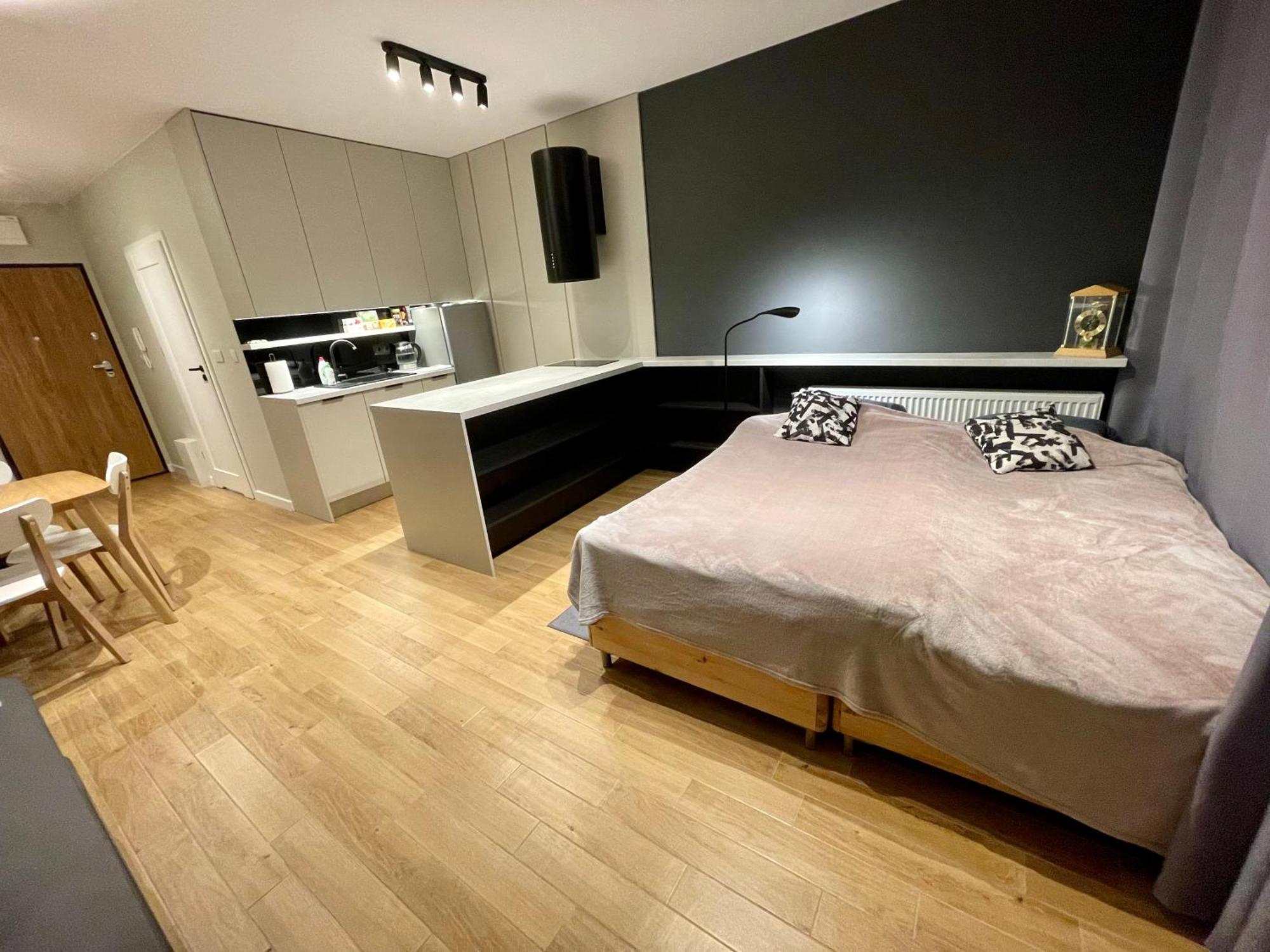 ワルシャワTime&House Pileckiego Przy Centrum Onkologi I Klinice Novum Apartament Na Wylacznosc Pokoj,Sypialnia,Lozko, Lazienka,Kuchniaアパートメント エクステリア 写真