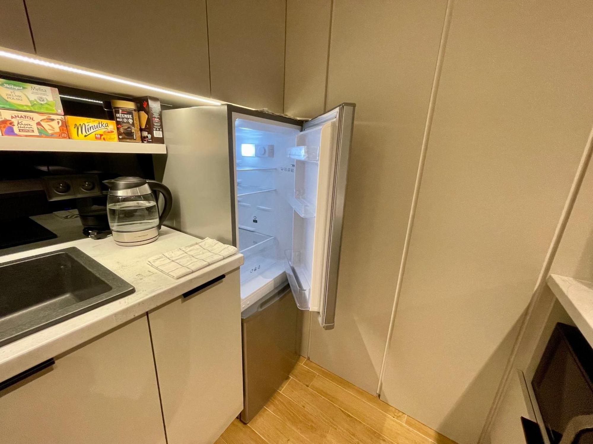 ワルシャワTime&House Pileckiego Przy Centrum Onkologi I Klinice Novum Apartament Na Wylacznosc Pokoj,Sypialnia,Lozko, Lazienka,Kuchniaアパートメント エクステリア 写真