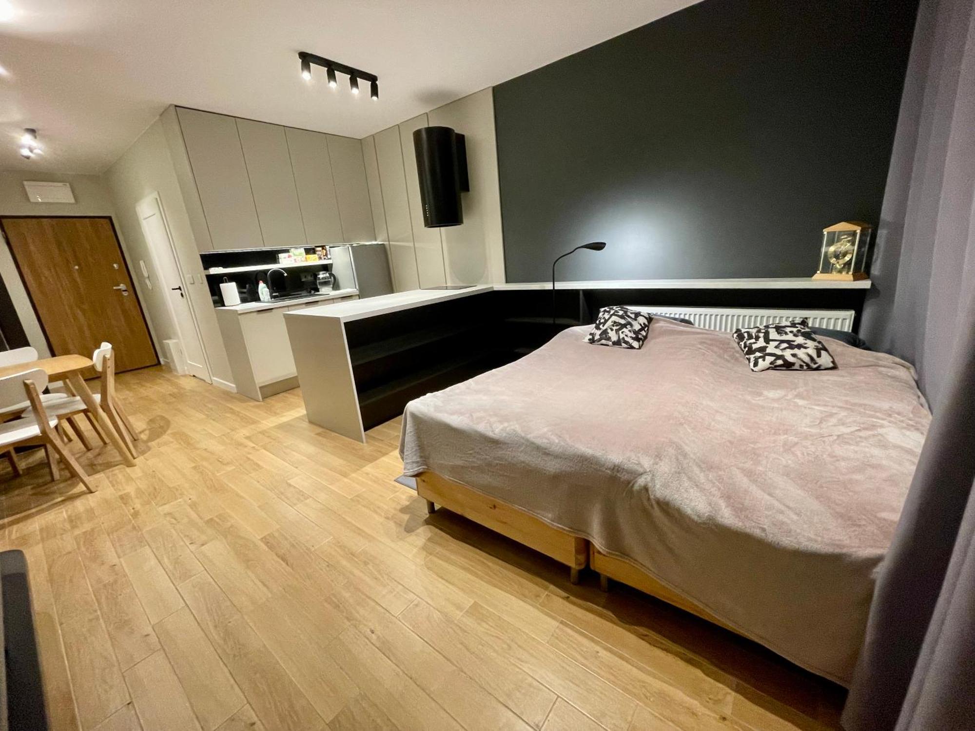 ワルシャワTime&House Pileckiego Przy Centrum Onkologi I Klinice Novum Apartament Na Wylacznosc Pokoj,Sypialnia,Lozko, Lazienka,Kuchniaアパートメント エクステリア 写真